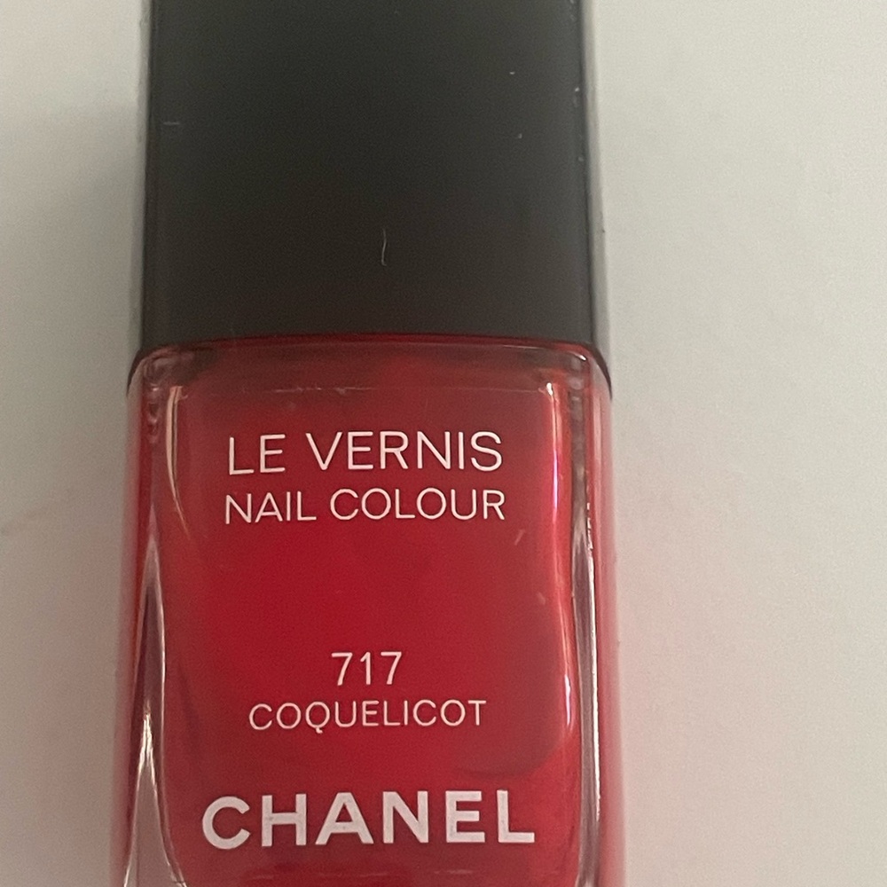 CHANEL Le Vernis Nail Polish in Bold Red - Brand new.